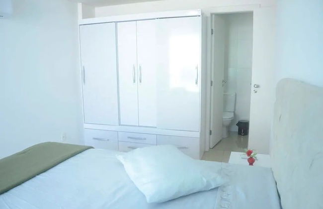 Lindo Amplo 3 Quarto em Prédio Frente Mar - Foto 8