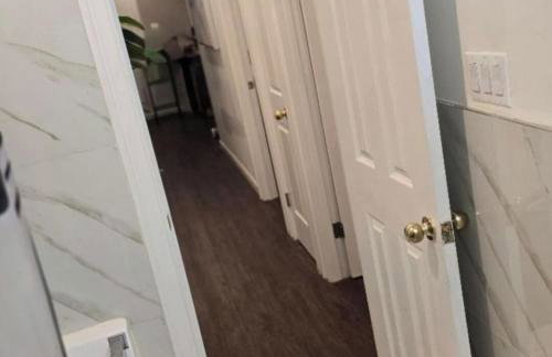 Cozy 2-bedroom with jacuzzi tub in perfect Queens with AC near JFK - Foto 5