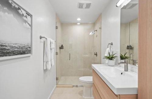 Birdrock Paradise w Private Pool& Spa, AC, fast WiFi & Yard! - Foto 20