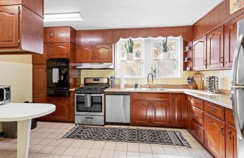 AC 6BR 2BA Quiet Retreat Central Location - Foto 59