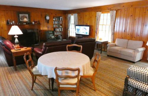 Classic Lake Home on Torch Lake - Foto 35