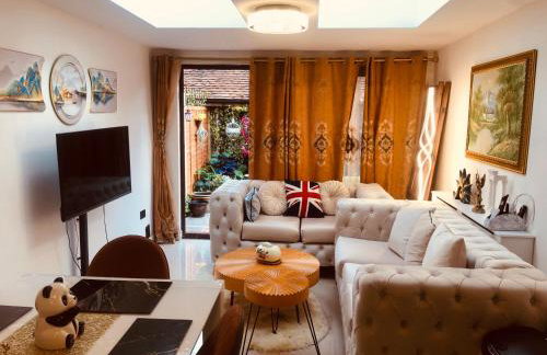 London Central 4 bed House with Garden - Photo 7