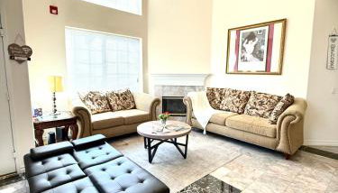 Spacious 3BR 3BA Home ,Sleep 9,3 Car Garage Garden Near DTLA Pasadena Hollywood - Foto 5