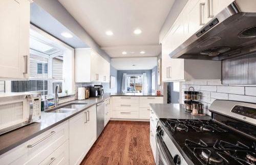 Stylish 3BR Home EV Outlet Near Light Rail - Foto 3