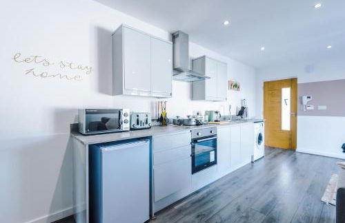 Formby Village Apartments By Greenstay Serviced Accommodation - Perfect For SHORT & LONG STAYS - Couples, Friends, Families & Business Travellers All Welcome - Dog Friendly - 7 - Foto 14