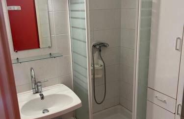 Wi Fi,vue marina ,parking ,plage à pied - Foto 14