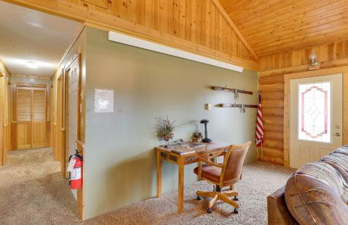 Hill City Log Cabin Along Newton Creek! - Foto 7