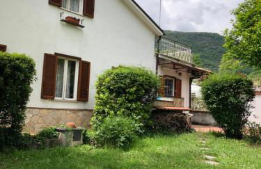 Una casa ospitale con giardino - Foto 1