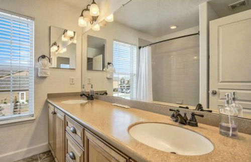 4BR Hot Tub Pool Table, Ping Pong, Foosball! - Foto 38