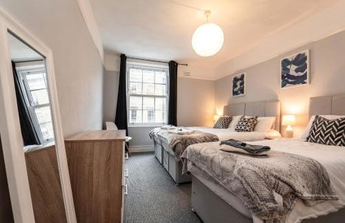 BEST PRICE! Perfect Gunwharf Accommodation - 5 single beds or Kingsize FREE PARKING - Foto 27