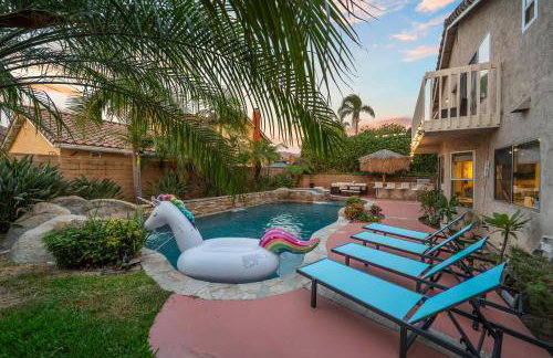 Entire Private Home with 4 Bedrooms, Pool, Hot Tub, King Bed, Garage, Available Now - Foto 29