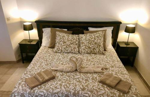 Ulysse, Appartement Spacieux au Centre Historique d'Uzès en rez-de-chaussée avec extérieur, proche parking des Marroniers - Foto 4