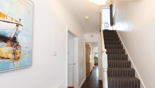 Wivelsfield Retreat- Modern & Spacious Home - Foto 2