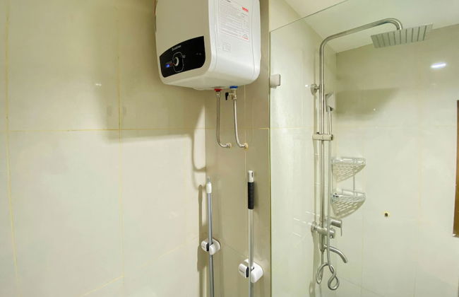 Homey and Nice 1BR at LRT City Jatibening Apartment - Photo 14