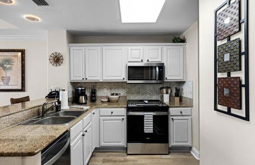 Sunshine Oasis - Orlando Lakefront Luxury - Photo 50