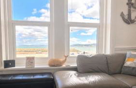 Beachfront Apartment with Sea View and Parking - Foto 45