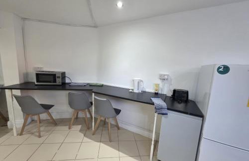 Spacious 3-Bedroom Apartment Near Stratford, 1 Minute From Train Station - Foto 18