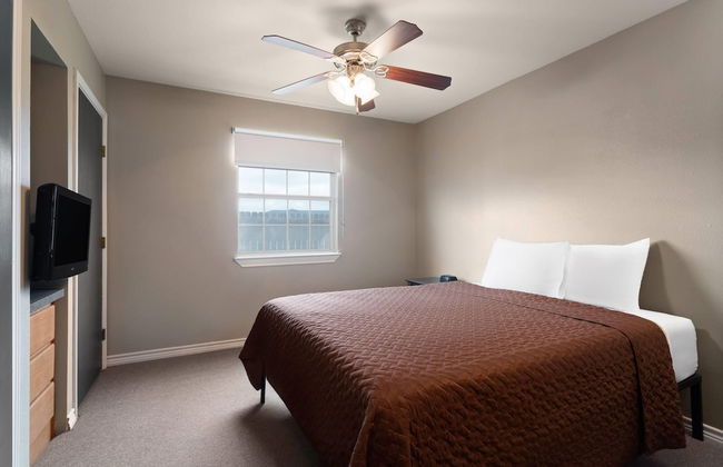 Eagle's Den Suites Carrizo Springs a Travelodge by Wyndham - Foto 6