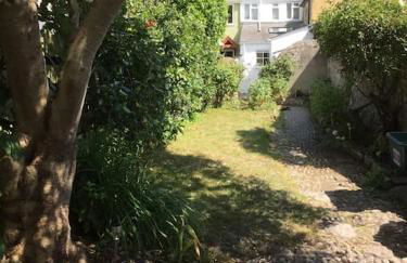 Fermaine, 50m from sea, garden, dogs, town centre - Photo 5