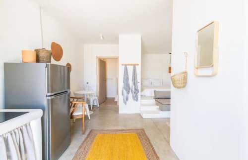 PANORMOS ART Beachfront Suites - Photo 29