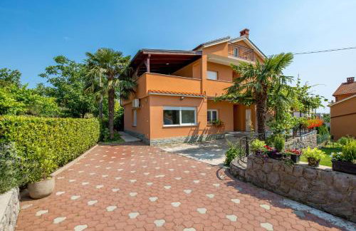 Apartment Flowers - Photo 2