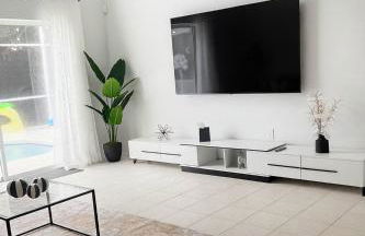 Once upon a good stay - 7 Beds Pool Home by Disney - Foto 52