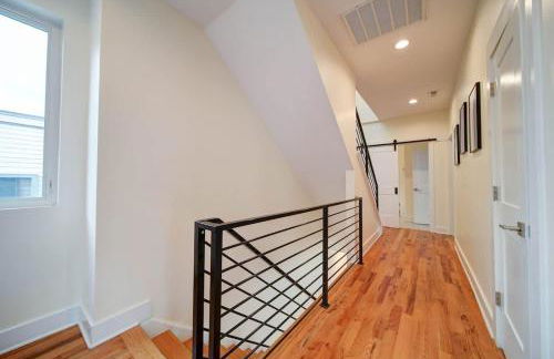 Luxe Townhome Rooftop Hot Tub Parking - Photo 51