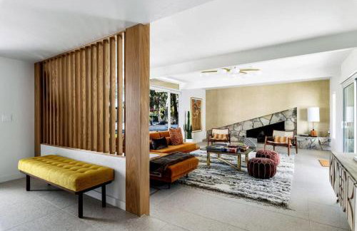 Monterey Manor Interior Designed Home Plus Pool - Photo 11