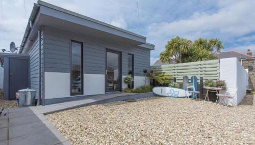 Two Bare Feet - Photo 2