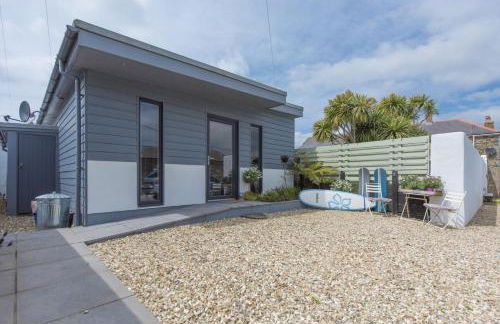 Two Bare Feet - Photo 2