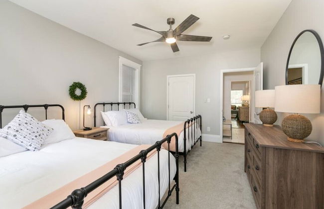 Cozy Family Home - Walk to MO Botanical Gardens - Photo 9