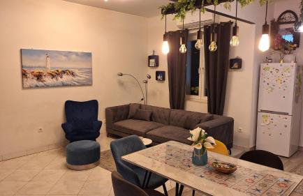 Spacious Apartment Center - Photo 5