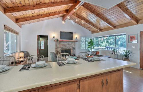 Modern and Unique Cabin with Deck by Lake Gregory! - Foto 7