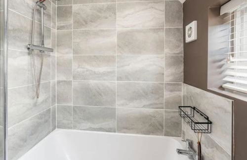 Pass the Keys Stylish Modern 3 bed house with Parking - Foto 19