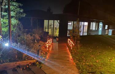 Little Woodlands Chalet with Private Garden & Hot Tub - Foto 9