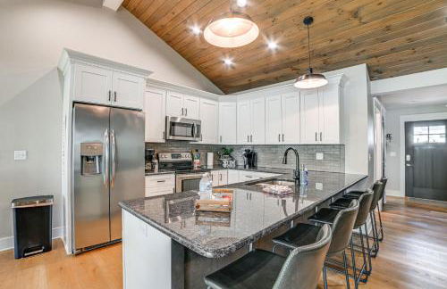 Modern Kentucky Lake Home with Deck, Dock, View - Foto 9