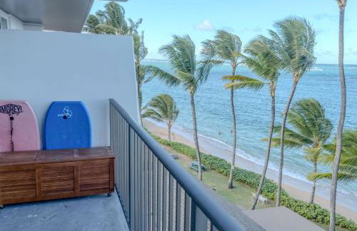 Beachfront Studio w Amazing Views - Photo 8