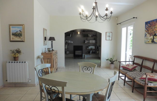 Pretty, Spacious Holiday Home With Private Pool - Foto 17