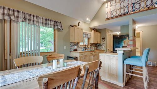 Peaceful Waterfront Cabin on Tittabawassee River! - Foto 2