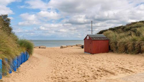 Lovely Chalet To Hire In Scratby Nearby The Beach In Norfolk Ref 76165B - Photo 4