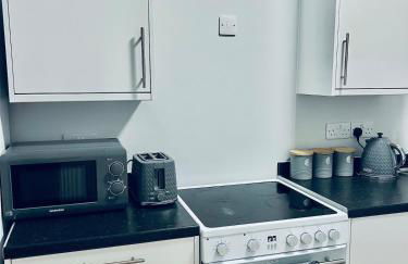 2 Bed Ground Floor Apt - outdoor access in Strood F2 - Photo 21