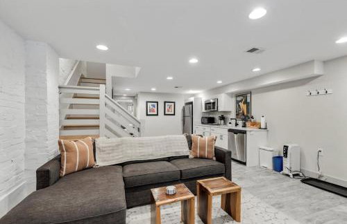 Classy Central DC Bloomingdale 1-BR Getaway - Foto 7