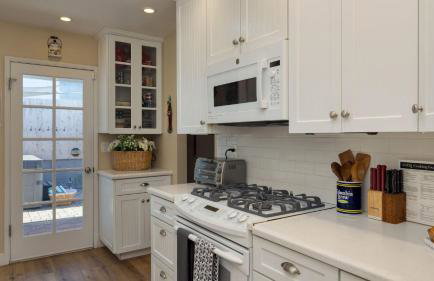 Coastal Retreat with Hot Tub Ocean Views Backyard Fun Newport Oasis by AvantStay - Foto 14