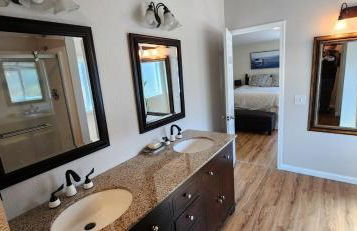 Lake View Home Community Pool in Riviera Heights - Foto 3