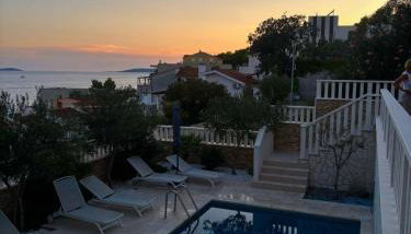 Luxury Beachfront Villa Carlisa - Foto 3, sunbed