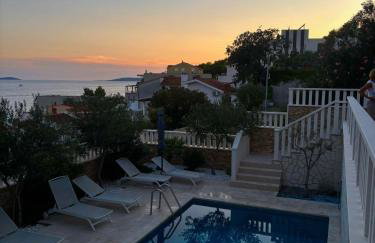 Luxury Beachfront Villa Carlisa - Photo 3