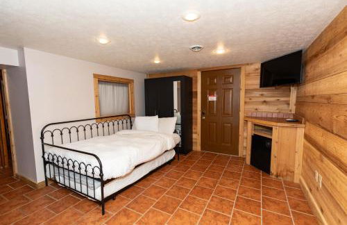 Charming School House with Large Pool - Foto 75