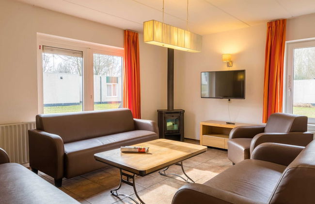 Spacious Bungalow with Dishwasher near Hunebedcentrum - Photo 6