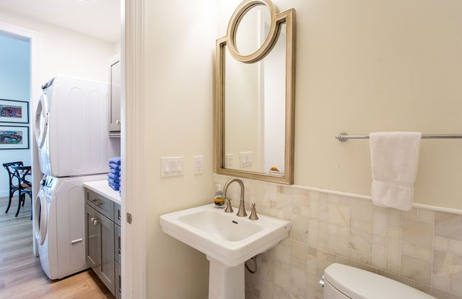 Sorrento Luxury Vacation Home: Expansive 5-Bedroom, 4.5-Bath Retreat with Private Pool, Hot Tub, and Pet-Friendly Accommodations – Just a Short Walk from Stunning Vanderbilt Beach - Foto 22