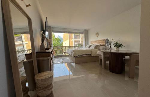 Entire Cozy Studio Walk to La Défense Arena - Foto 1